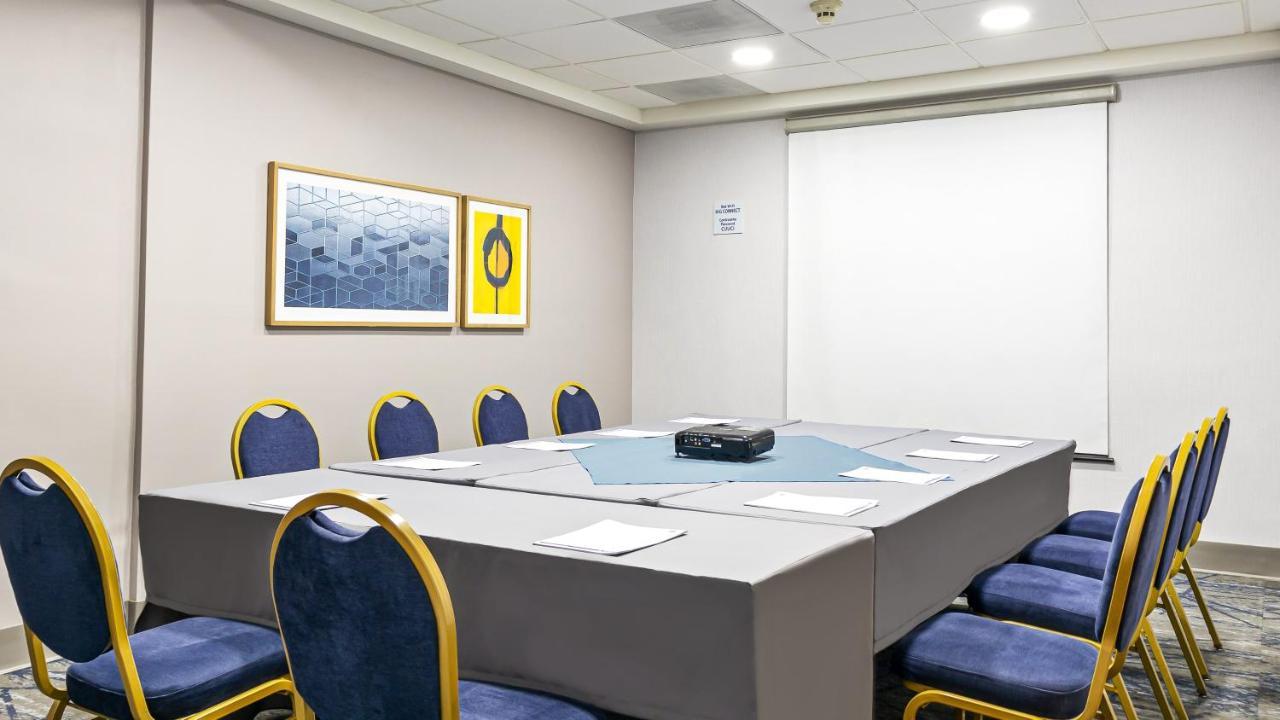 Holiday Inn Express Chihuahua By Ihg Εξωτερικό φωτογραφία